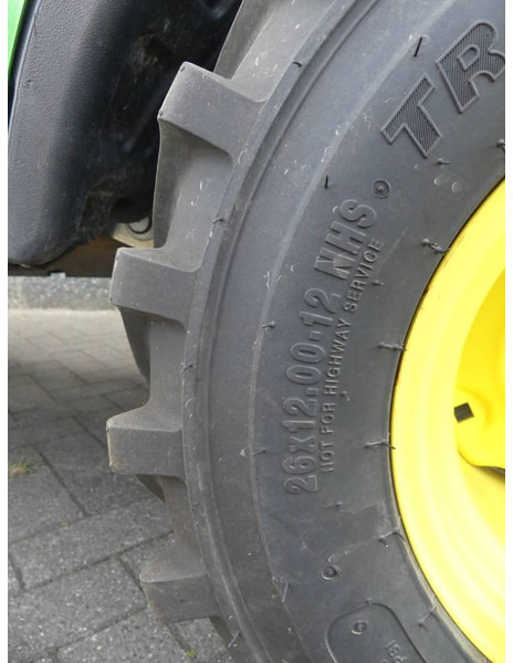 Farm tractor John Deere 1025 R: picture 18