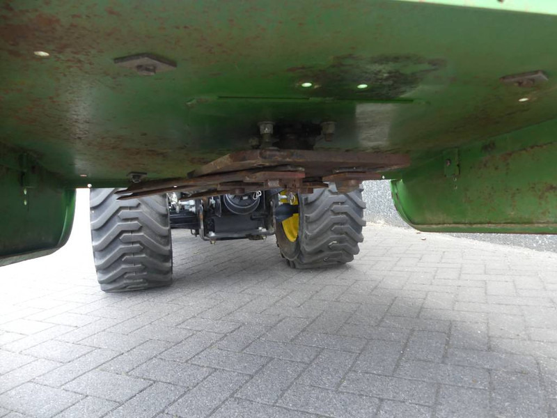 Farm tractor John Deere 1025 R: picture 6