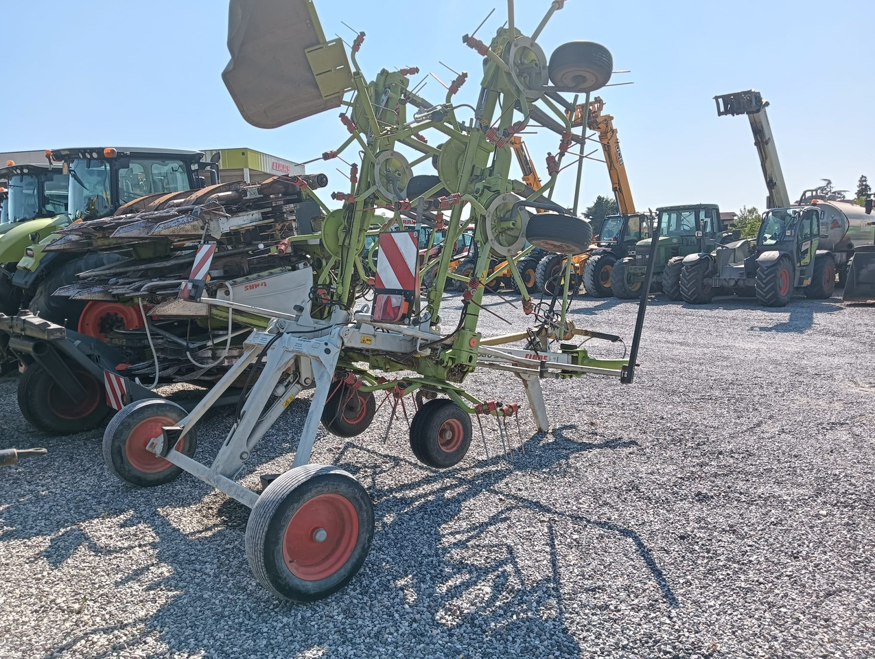 CLAAS VOLTO 900 T - Tedder/ Rake: picture 4 CLAAS VOLTO 900 T - Tedder/ Rake: picture 4