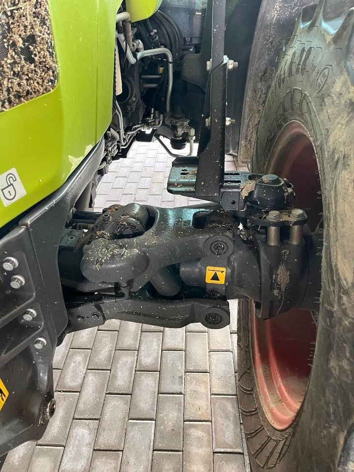 Claas Arion 440 - Farm tractor: picture 5 Claas Arion 440 - Farm tractor: picture 5