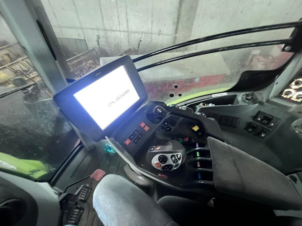 Farm tractor Claas Axion 950 Cmatic: picture 10 Farm tractor Claas Axion 950 Cmatic: picture 10