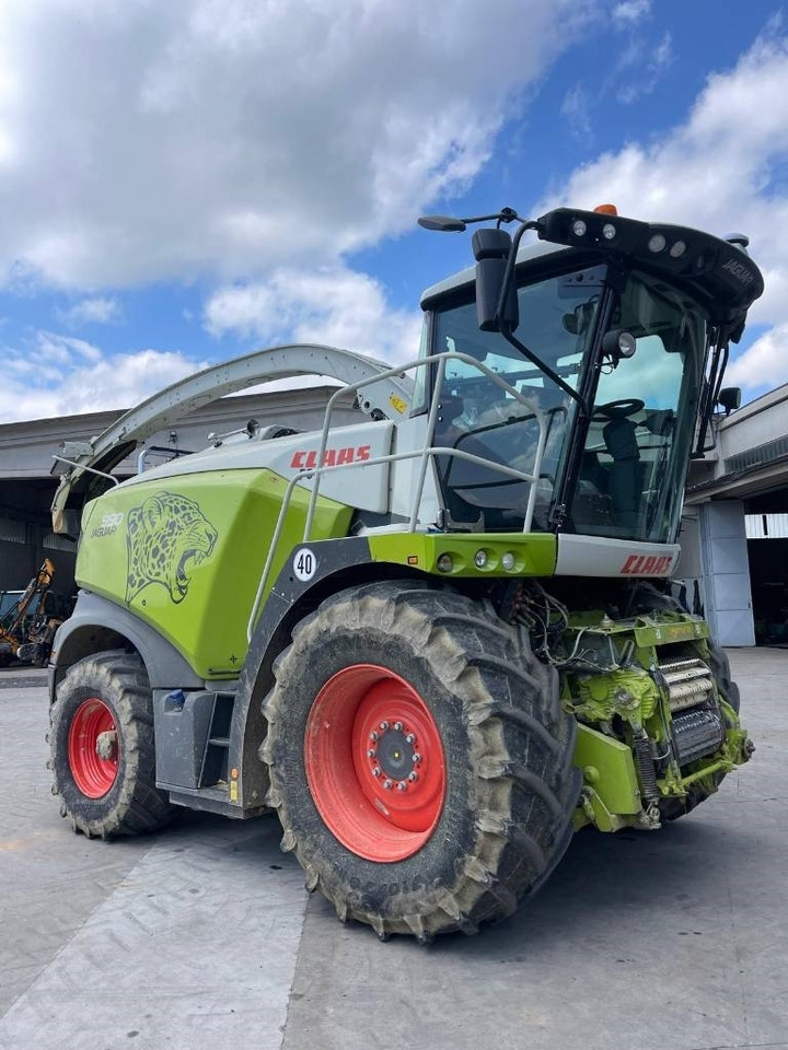 Claas Jaguar 990 - Forage harvester: picture 1 Claas Jaguar 990 - Forage harvester: picture 1