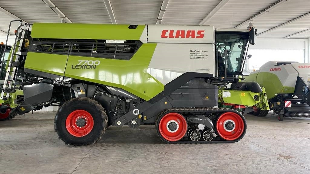 Claas LEXION 7700 TT - Combine harvester: picture 1 Claas LEXION 7700 TT - Combine harvester: picture 1