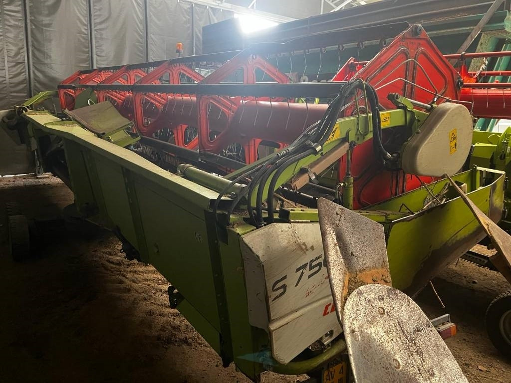 Claas S 750 - Harvester attachment: picture 1 Claas S 750 - Harvester attachment: picture 1