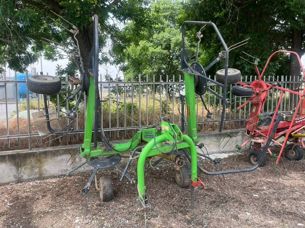 Deutz-fahr 5221  - Tedder/ Rake: picture 1 Deutz-fahr 5221  - Tedder/ Rake: picture 1