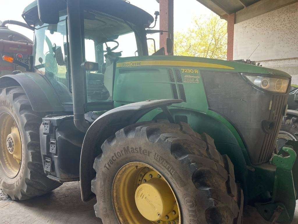 John Deere 7230 R - Farm tractor: picture 4 John Deere 7230 R - Farm tractor: picture 4