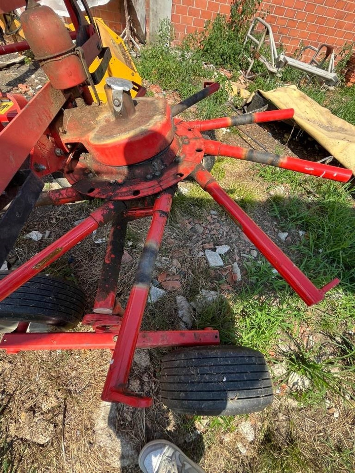 Kuhn GA3801 GM - Tedder/ Rake: picture 2 Kuhn GA3801 GM - Tedder/ Rake: picture 2