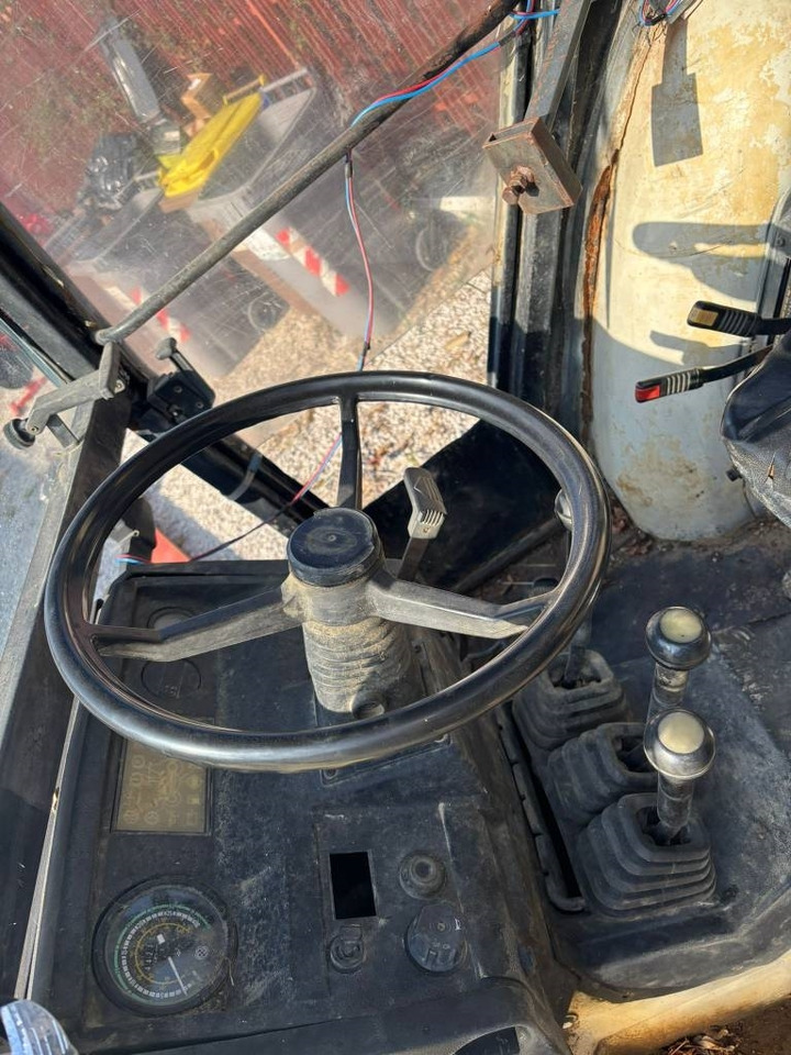 Lamborghini 600 V DT - Farm tractor: picture 5 Lamborghini 600 V DT - Farm tractor: picture 5