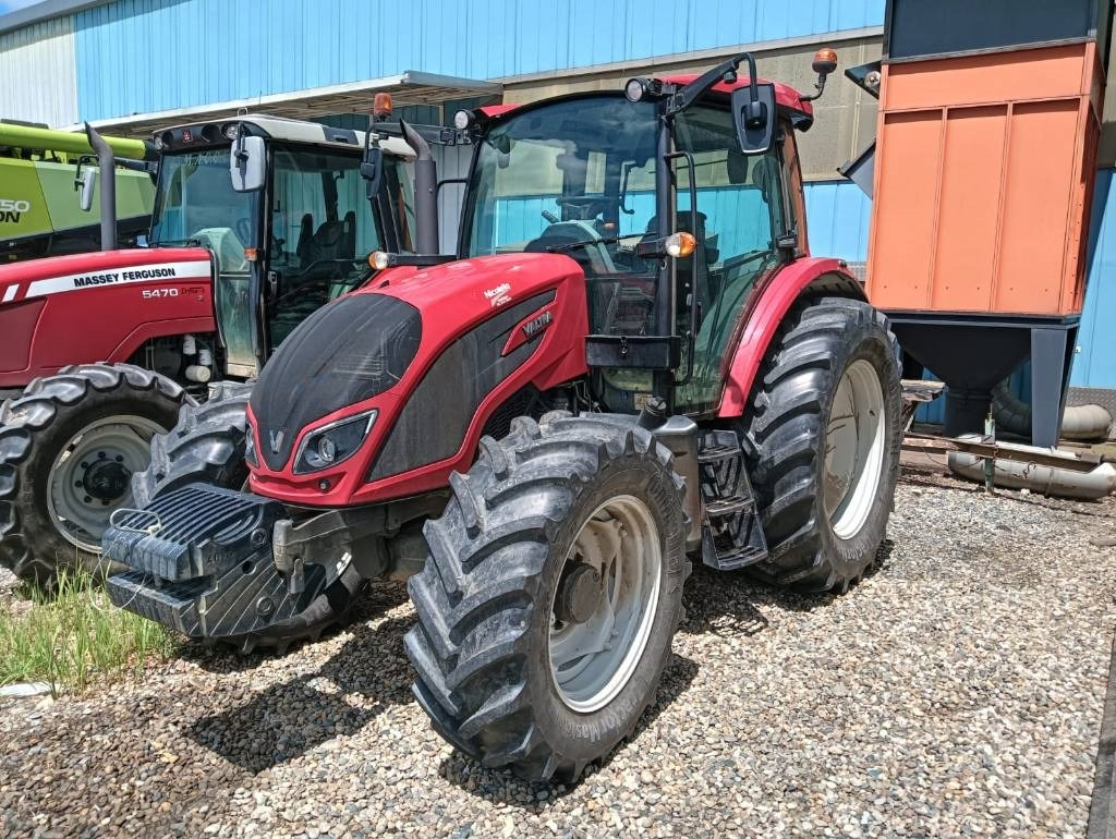 Valtra A 114 - Farm tractor: picture 3 Valtra A 114 - Farm tractor: picture 3
