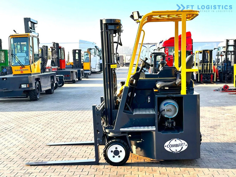 Combilift C3000CB / LPG / TRIPLEX - 4900MM / LPG / FREE LIFT / FORK POSITIONER C3000CB / LPG / TRIPLEX - 4900MM / LPG / FREE LIFT / FORK P - 4-way reach truck: picture 2 Combilift C3000CB / LPG / TRIPLEX - 4900MM / LPG / FREE LIFT / FORK POSITIONER C3000CB / LPG / TRIPLEX - 4900MM / LPG / FREE LIFT / FORK P - 4-way reach truck: picture 2
