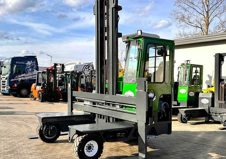 Combilift C5000XL / LPG / AIR CONDITIONING / WIDE POSITIONER / DUPLEX MAST / ADJUSTABLE FORKS / NEW TIRES / EXCELLENT CONDITION! - 4-way reach truck: picture 2 Combilift C5000XL / LPG / AIR CONDITIONING / WIDE POSITIONER / DUPLEX MAST / ADJUSTABLE FORKS / NEW TIRES / EXCELLENT CONDITION! - 4-way reach truck: picture 2