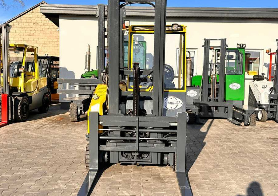 Combilift CB3000 / LPG / DUPLEX / 4000MM / FREE LIFT / NEW BAND TIRES / LIKE NEW - 4-way reach truck: picture 3 Combilift CB3000 / LPG / DUPLEX / 4000MM / FREE LIFT / NEW BAND TIRES / LIKE NEW - 4-way reach truck: picture 3
