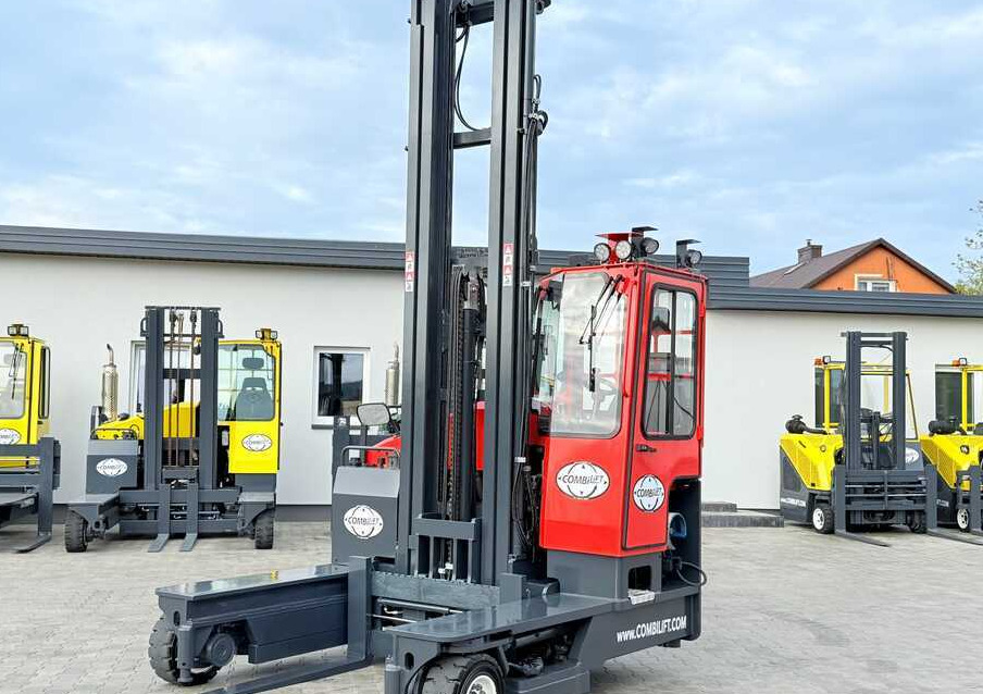 Combilift COMBILIFT C4000 – TRIPLEX 9300 mm – Year 2017 – GAS – FREE LIFT – FORK SIDE SHIFT – CONDITION 5/5 - 4-way reach truck: picture 1 Combilift COMBILIFT C4000 – TRIPLEX 9300 mm – Year 2017 – GAS – FREE LIFT – FORK SIDE SHIFT – CONDITION 5/5 - 4-way reach truck: picture 1