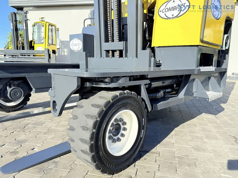 Combilift FOUR-WAY MULTIDIRECTIONAL FORKLIFT C5000 / GAS / TRIPLEX 6000MM / ONLY 4263 HOURS / FORK POSITIONER / EXCELLENT CONDITION / Wide - 4-way reach truck: picture 4 Combilift FOUR-WAY MULTIDIRECTIONAL FORKLIFT C5000 / GAS / TRIPLEX 6000MM / ONLY 4263 HOURS / FORK POSITIONER / EXCELLENT CONDITION / Wide - 4-way reach truck: picture 4