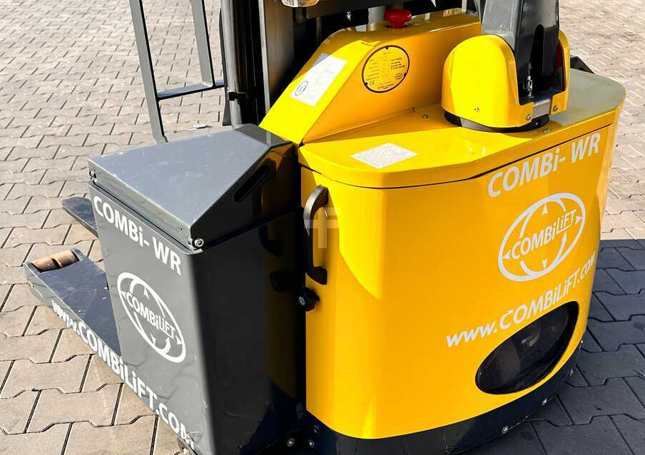 Combilift WR-4 / DUPLEX / 4.5M / 2017 / ONLY 30 HOURS / LIKE NEW / 1500KG - 4-way reach truck: picture 5 Combilift WR-4 / DUPLEX / 4.5M / 2017 / ONLY 30 HOURS / LIKE NEW / 1500KG - 4-way reach truck: picture 5