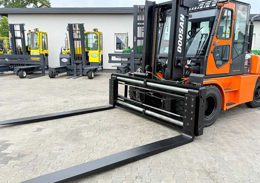 Doosan DOOSAN / DUPLEX 3000MM / SIDE SHIFT / FORK POSITIONER / 2500MM FORKS / 7000KG / CABIN / LIKE NEW - Diesel forklift: picture 1 Doosan DOOSAN / DUPLEX 3000MM / SIDE SHIFT / FORK POSITIONER / 2500MM FORKS / 7000KG / CABIN / LIKE NEW - Diesel forklift: picture 1