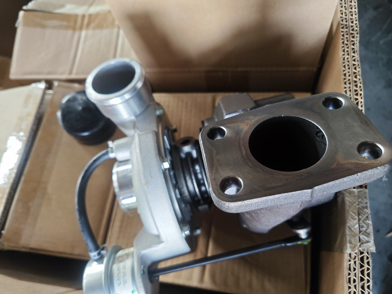 CATERPILLAR 482-0233 - Turbo for Excavator: picture 4 CATERPILLAR 482-0233 - Turbo for Excavator: picture 4