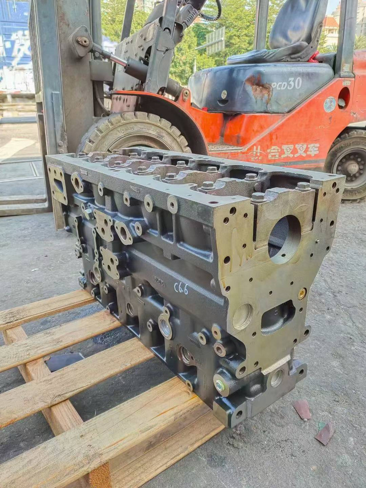 CATERPILLAR C6.6 - Cylinder block for Excavator: picture 4 CATERPILLAR C6.6 - Cylinder block for Excavator: picture 4