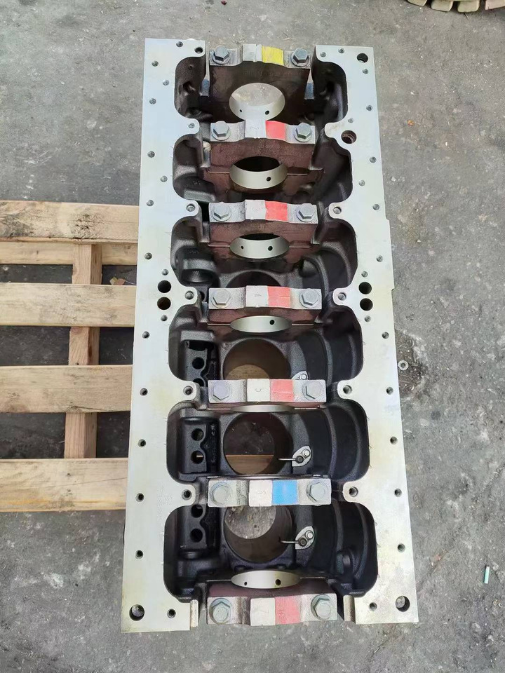 CATERPILLAR C6.6 - Cylinder block for Excavator: picture 5 CATERPILLAR C6.6 - Cylinder block for Excavator: picture 5