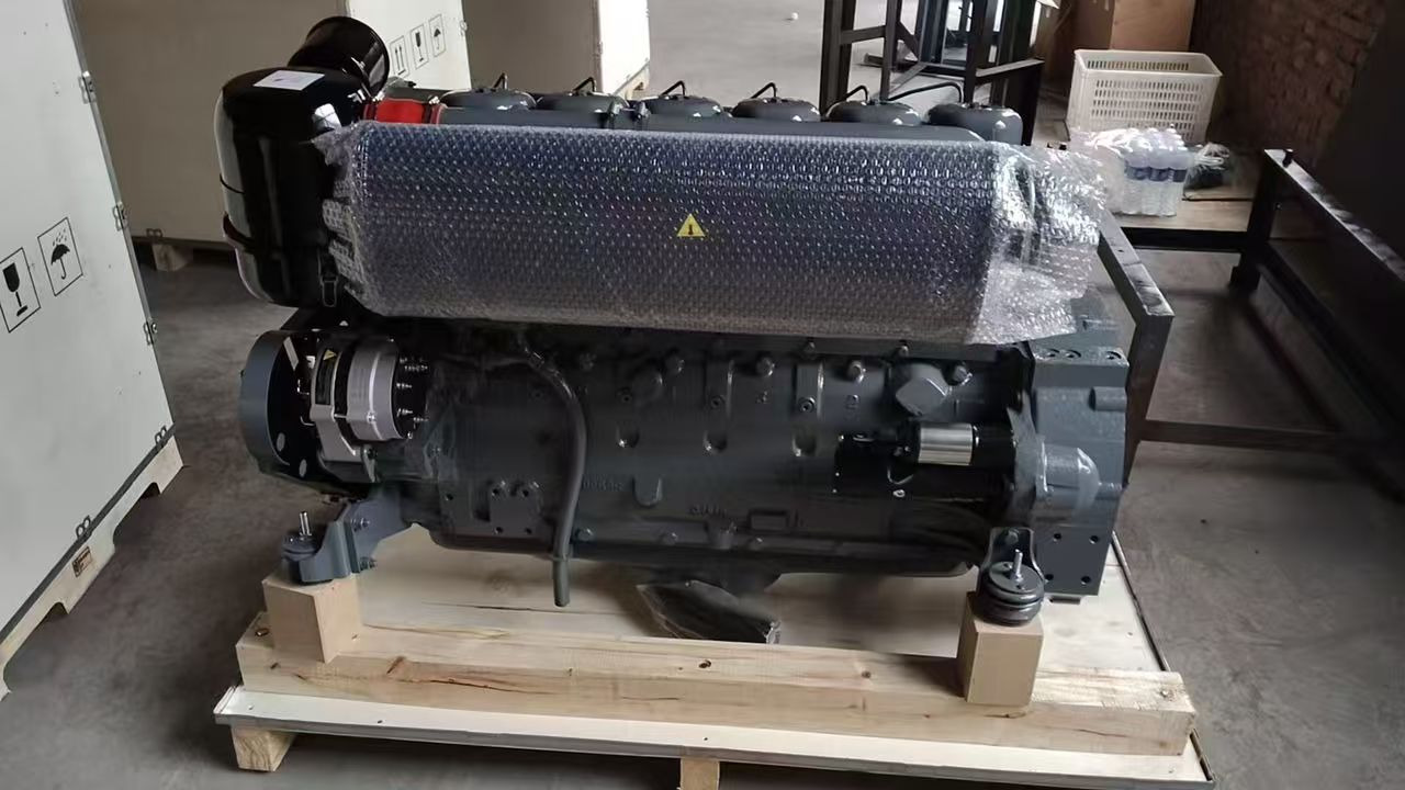 DEUTZ F4L912 - Engine for Excavator: picture 1 DEUTZ F4L912 - Engine for Excavator: picture 1