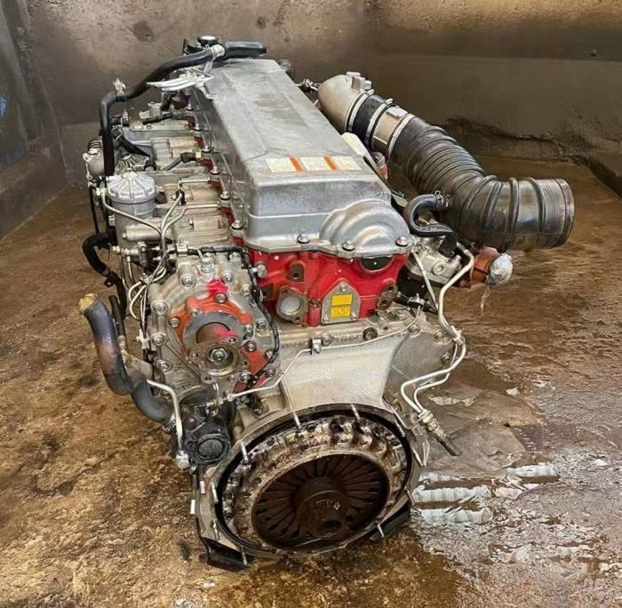 HINO E13C - Engine for Excavator: picture 3 HINO E13C - Engine for Excavator: picture 3