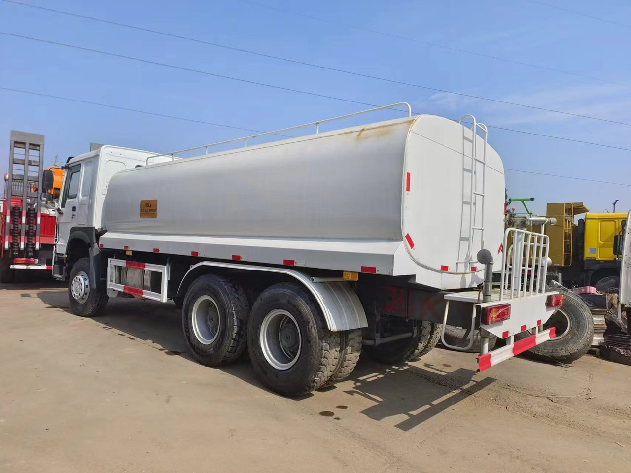 HOWO 6×4 ,20 cubic meters - Tank truck: picture 4 HOWO 6×4 ,20 cubic meters - Tank truck: picture 4
