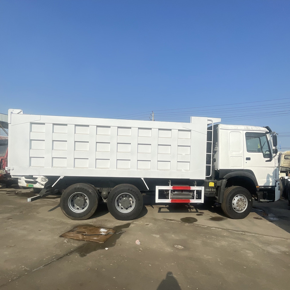 HOWO 6*4 DUMP TRUCK - Tipper: picture 3 HOWO 6*4 DUMP TRUCK - Tipper: picture 3