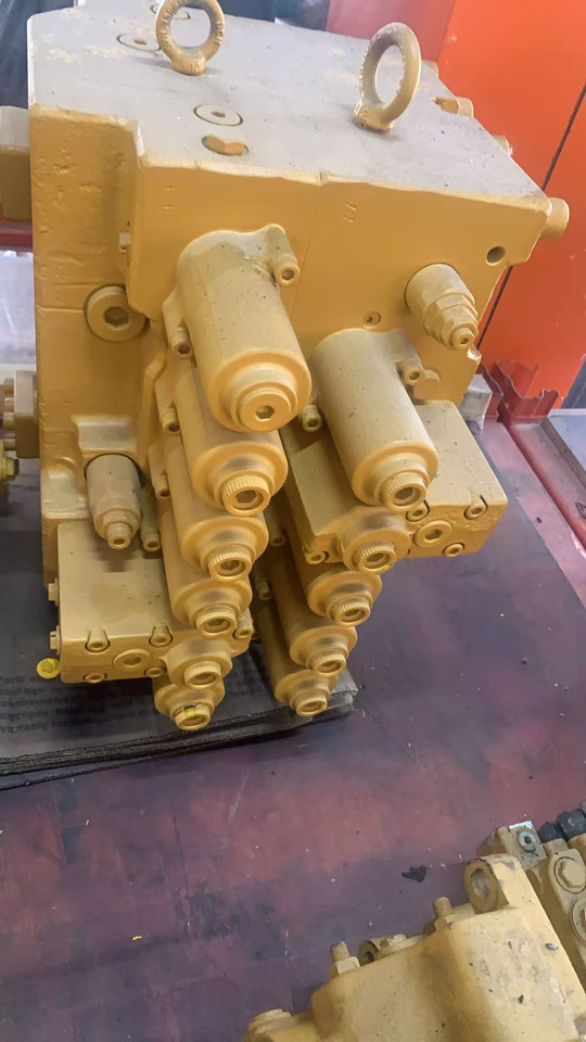 HYUNDAI R210-7 - Hydraulic valve for Excavator: picture 5 HYUNDAI R210-7 - Hydraulic valve for Excavator: picture 5