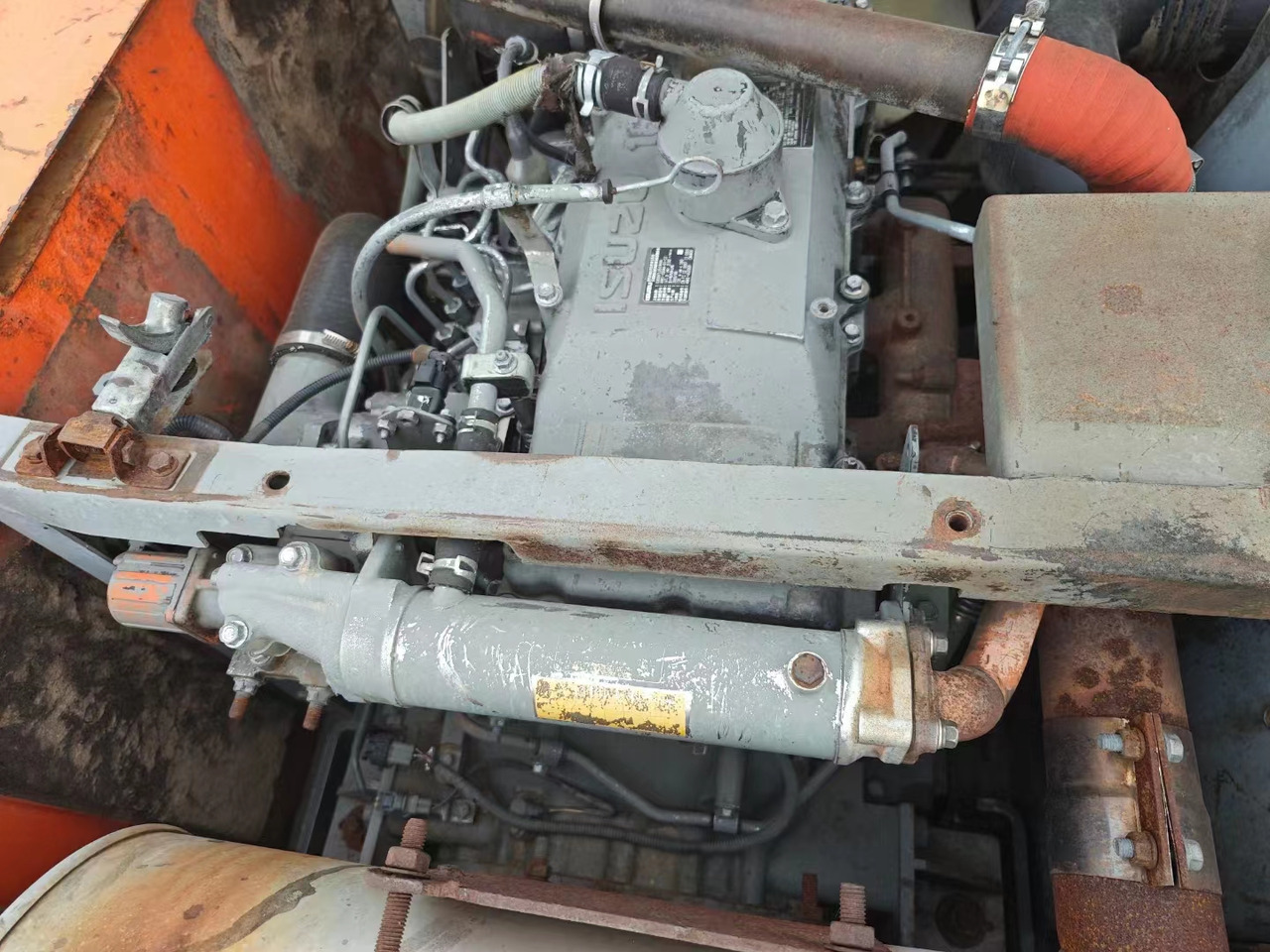 ISUZU 4HK1 - Engine for Excavator: picture 3 ISUZU 4HK1 - Engine for Excavator: picture 3
