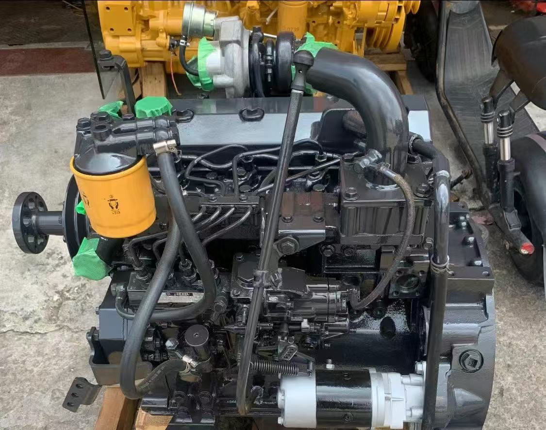 KOMATSU 4D95LE-3 - Engine for Excavator: picture 1 KOMATSU 4D95LE-3 - Engine for Excavator: picture 1