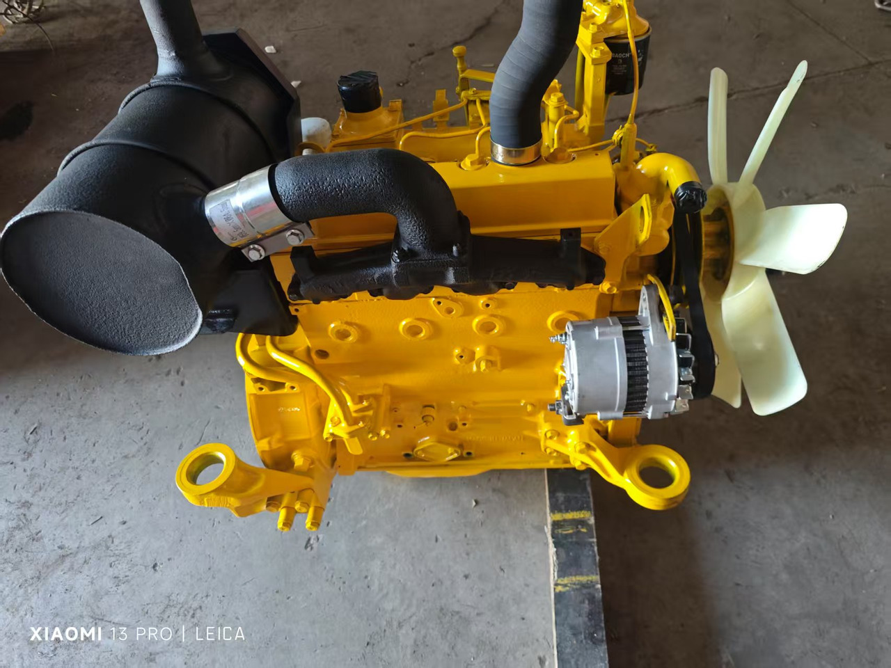 KOMATSU 4D95LE - Engine for Excavator: picture 2 KOMATSU 4D95LE - Engine for Excavator: picture 2