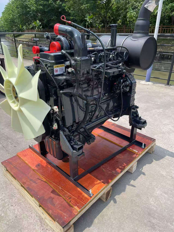 KOMATSU 6D107E-1 - Engine for Excavator: picture 1 KOMATSU 6D107E-1 - Engine for Excavator: picture 1