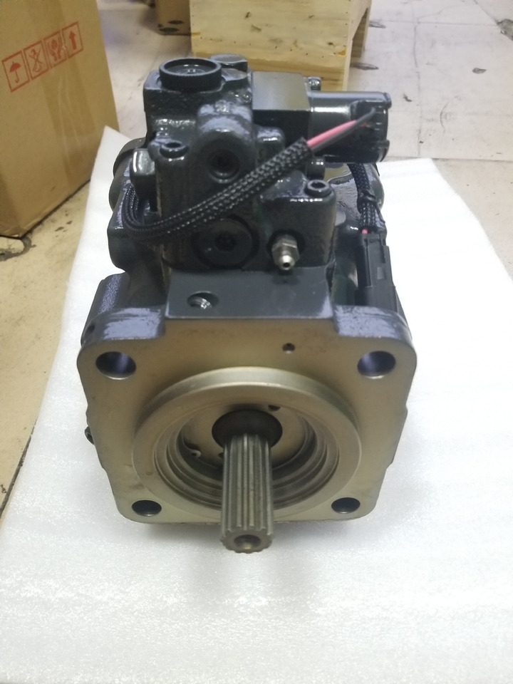 KOMATSU 708-1S-00240 - Hydraulic pump for Excavator: picture 3 KOMATSU 708-1S-00240 - Hydraulic pump for Excavator: picture 3