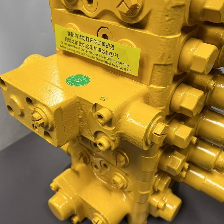 KOMATSU pc130-7 - Hydraulic valve for Excavator: picture 4 KOMATSU pc130-7 - Hydraulic valve for Excavator: picture 4