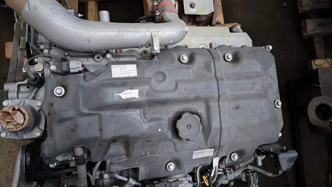 YANMAR 4M50 - Engine for Excavator: picture 2 YANMAR 4M50 - Engine for Excavator: picture 2