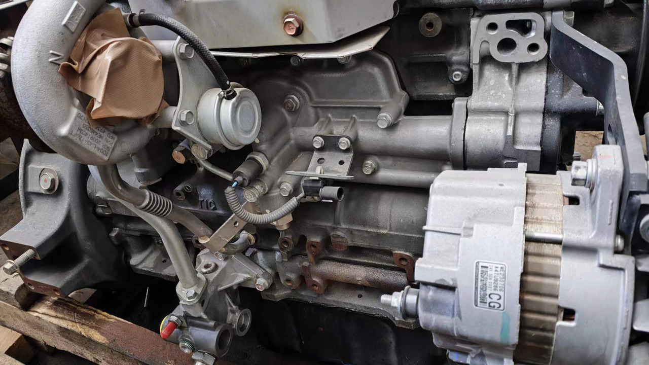 YANMAR 4M50 - Engine for Excavator: picture 1 YANMAR 4M50 - Engine for Excavator: picture 1