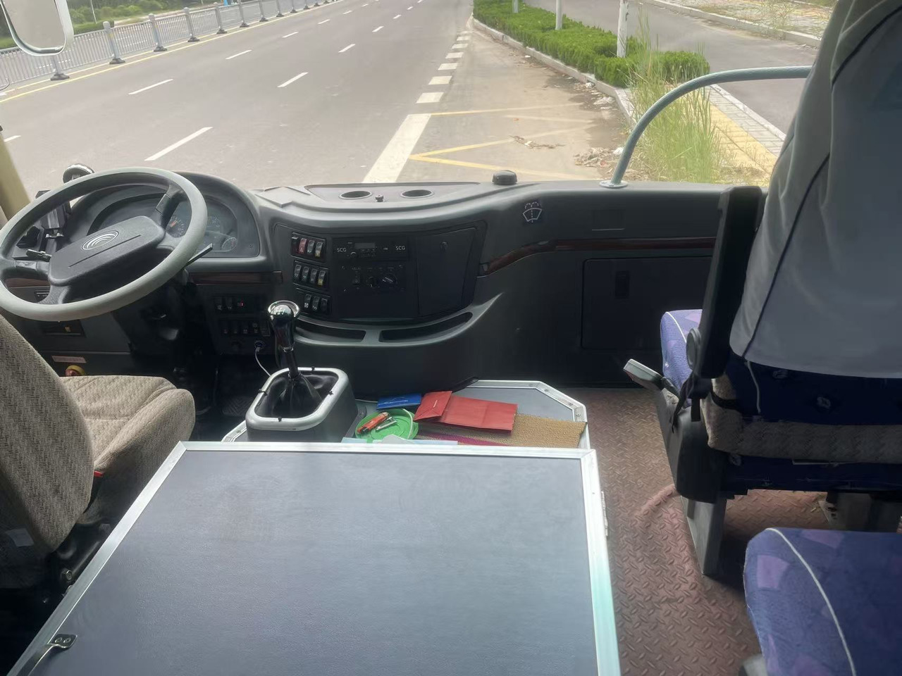 Coach YUTONG 31 seats ZK6852HNG2: picture 6 Coach YUTONG 31 seats ZK6852HNG2: picture 6