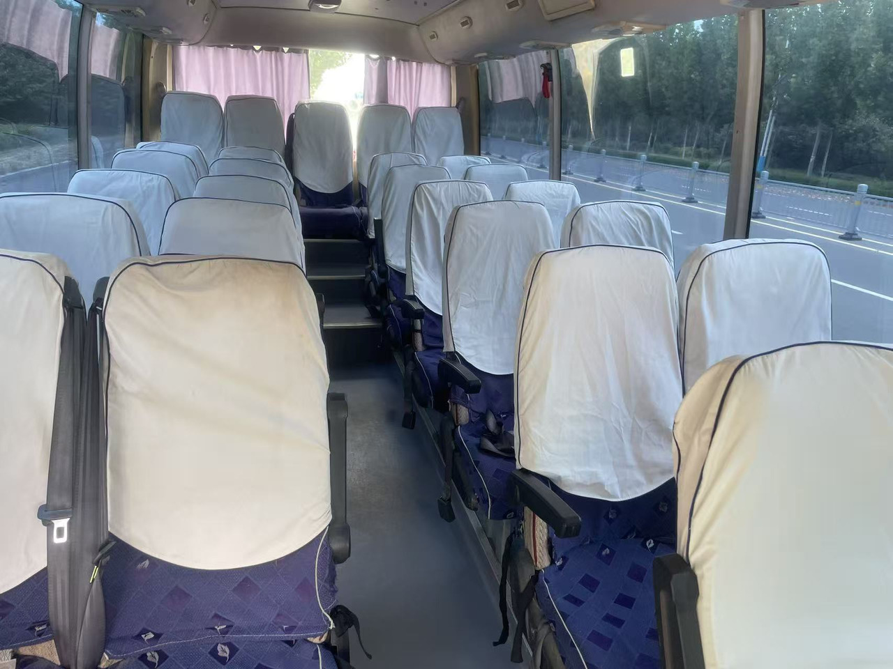 Coach YUTONG 31 seats ZK6852HNG2: picture 7 Coach YUTONG 31 seats ZK6852HNG2: picture 7