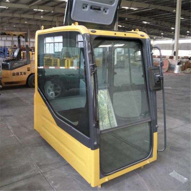 Komatsu PC200-7 PC110-7 PC120-7 PC130-7 - Cab for Excavator: picture 3 Komatsu PC200-7 PC110-7 PC120-7 PC130-7 - Cab for Excavator: picture 3