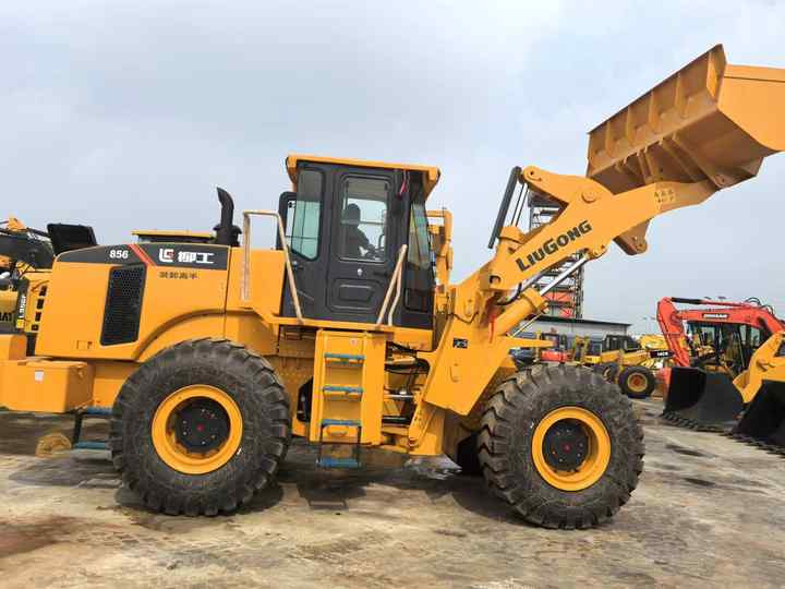 China Famous Brand LiuGong Medium-sized Wheel Loader LiuGong 856N Loader for Earthmoving, Mining, Construction for Sale - Wheel loader: picture 2 China Famous Brand LiuGong Medium-sized Wheel Loader LiuGong 856N Loader for Earthmoving, Mining, Construction for Sale - Wheel loader: picture 2