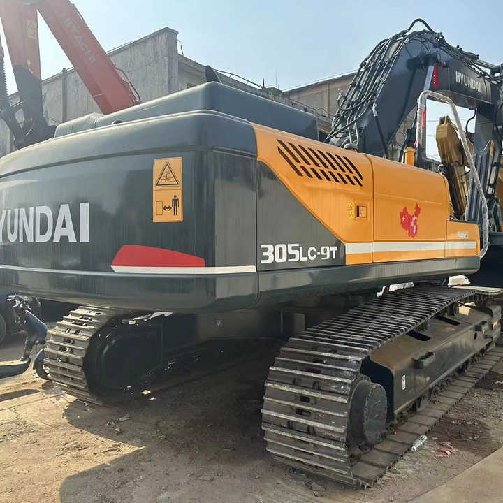 Heavy-Duty Hyundai 305 Excavator for Mining & Construction - Well-Maintained, Warranty Included - Crawler excavator: picture 2 Heavy-Duty Hyundai 305 Excavator for Mining & Construction - Well-Maintained, Warranty Included - Crawler excavator: picture 2