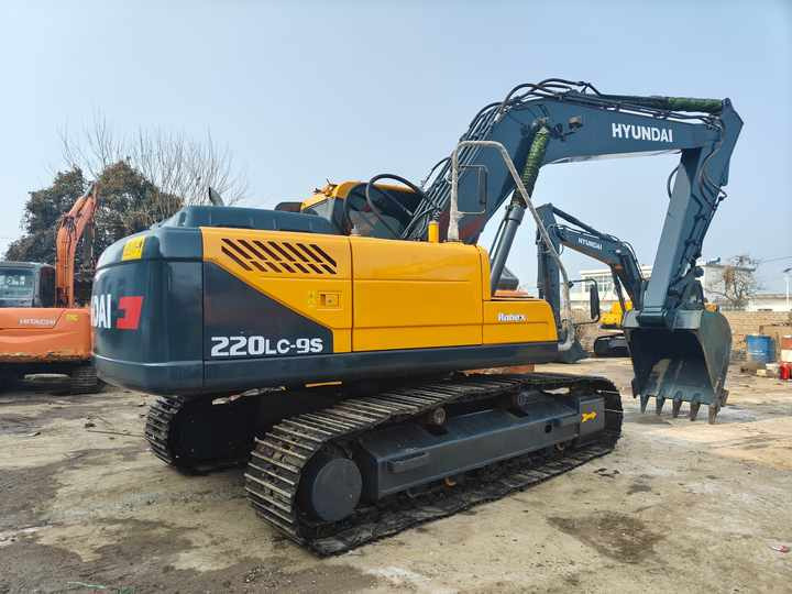 Hyundai 220LC-9S Used Excavator for Mining & Construction | Price Negotiable, Global Shipping - Crawler excavator: picture 3 Hyundai 220LC-9S Used Excavator for Mining & Construction | Price Negotiable, Global Shipping - Crawler excavator: picture 3
