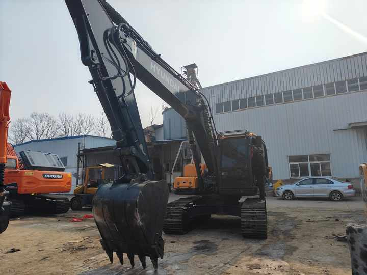 Hyundai 220LC-9S Used Excavator for Mining & Construction | Price Negotiable, Global Shipping - Crawler excavator: picture 4 Hyundai 220LC-9S Used Excavator for Mining & Construction | Price Negotiable, Global Shipping - Crawler excavator: picture 4
