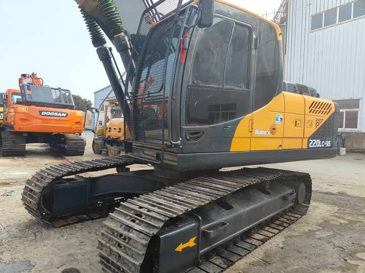 Hyundai 220LC-9S Used Excavator for Mining & Construction | Price Negotiable, Global Shipping - Crawler excavator: picture 2 Hyundai 220LC-9S Used Excavator for Mining & Construction | Price Negotiable, Global Shipping - Crawler excavator: picture 2
