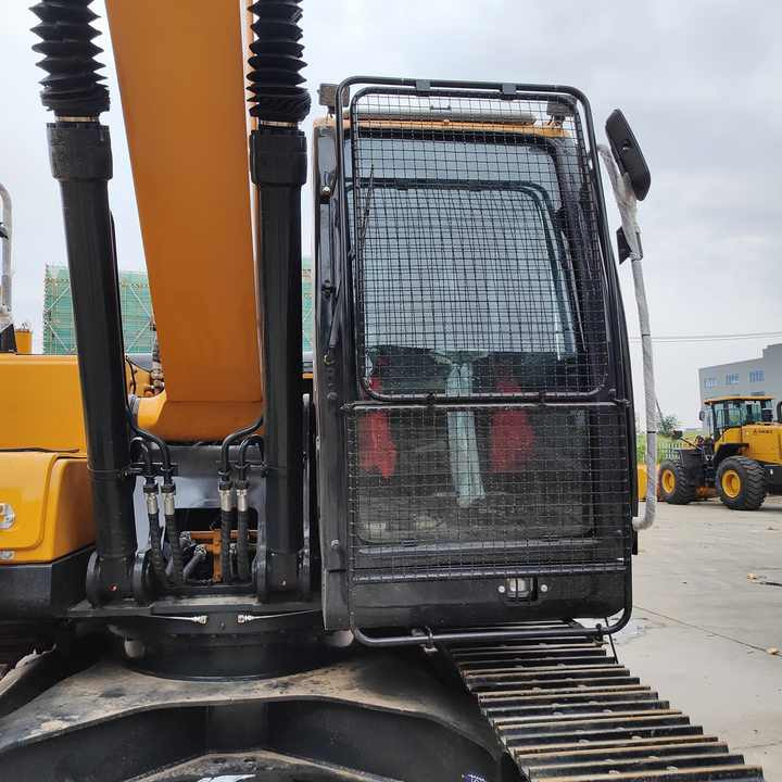 Hyundai Digger 220lc-9s Second Hand Korea Made High Performance Machine Hyundai Excavator for Sale - Crawler excavator: picture 3 Hyundai Digger 220lc-9s Second Hand Korea Made High Performance Machine Hyundai Excavator for Sale - Crawler excavator: picture 3