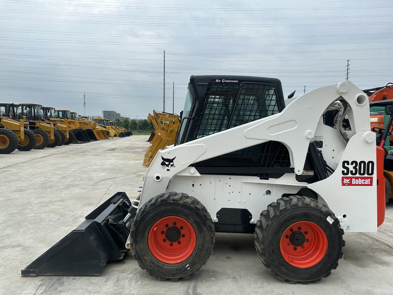 Second hand Hot sale skid-steers Bobcat S300 - Skid steer loader: picture 5 Second hand Hot sale skid-steers Bobcat S300 - Skid steer loader: picture 5
