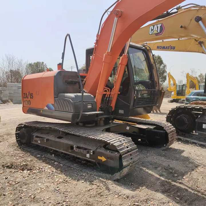 Used Hitachi ZX130 Excavator Japan Made Hitachi Used Excavator Zx120 Zx130 for Sale - Excavator: picture 3 Used Hitachi ZX130 Excavator Japan Made Hitachi Used Excavator Zx120 Zx130 for Sale - Excavator: picture 3