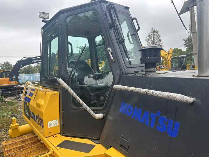 Used Japan Komatsu D85ESS Dozer with Ripper Komatsu D85 Crawler Bulldozer with Excellent Performance Low Price for Sale - Bulldozer: picture 5 Used Japan Komatsu D85ESS Dozer with Ripper Komatsu D85 Crawler Bulldozer with Excellent Performance Low Price for Sale - Bulldozer: picture 5