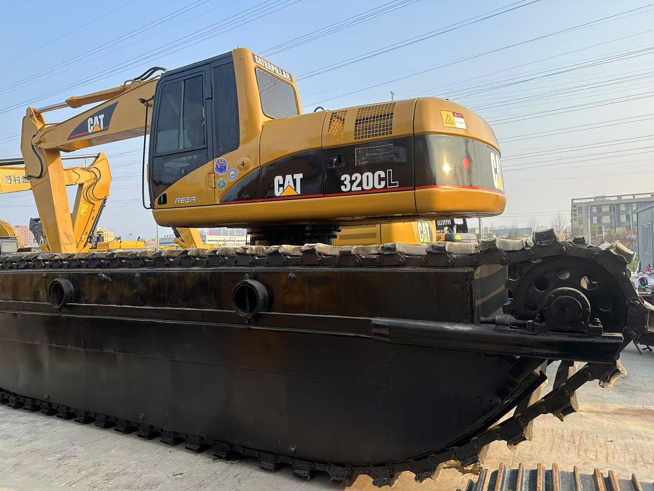 CATERPILLAR 320C Amphibious excavator - Amphibious excavator: picture 1 CATERPILLAR 320C Amphibious excavator - Amphibious excavator: picture 1