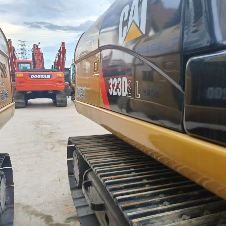 CATERPILLAR 323D - Crawler excavator: picture 4 CATERPILLAR 323D - Crawler excavator: picture 4